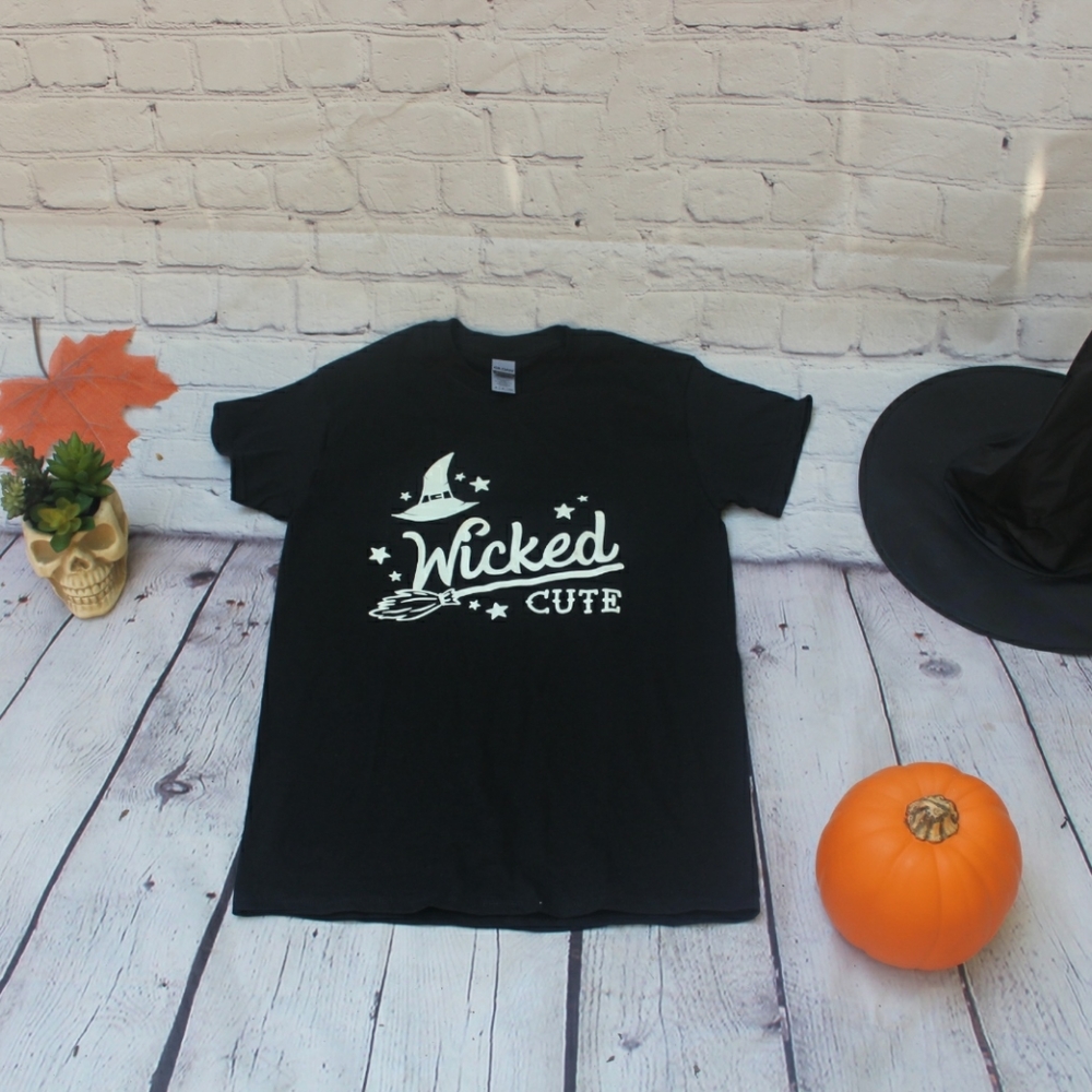 glow in the dark Halloween t-shirt, brand new!